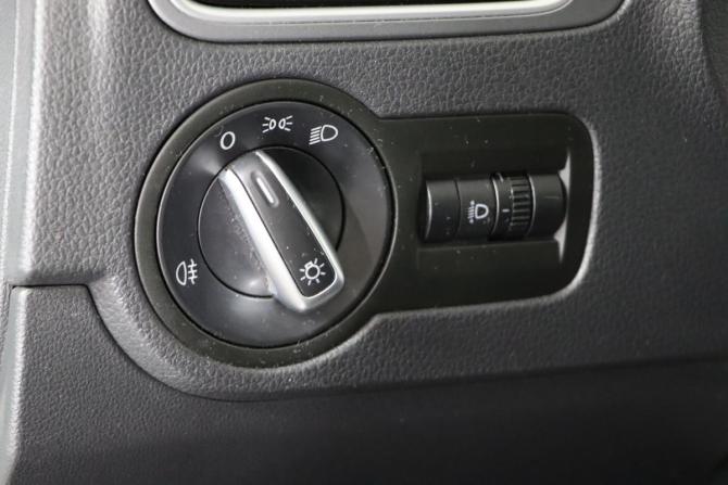 Volkswagen Polo V Рестайлинг с пробегом 2016 года, цена 1 079 990 рублей, 132569 км, седан, Автокод Объявления