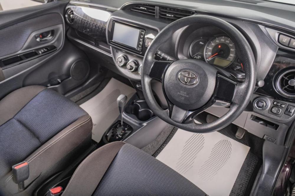 Toyota Vitz III (XP130) Рестайлинг Томск  - изображение 8