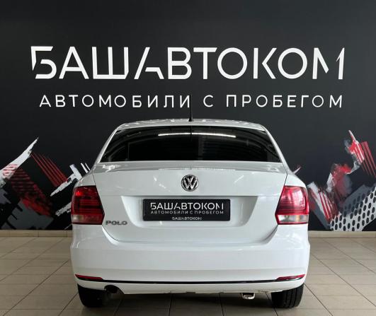 Volkswagen Polo V Рестайлинг с пробегом 2016 года, цена 575 000 рублей, 270072 км, седан, Автокод Объявления