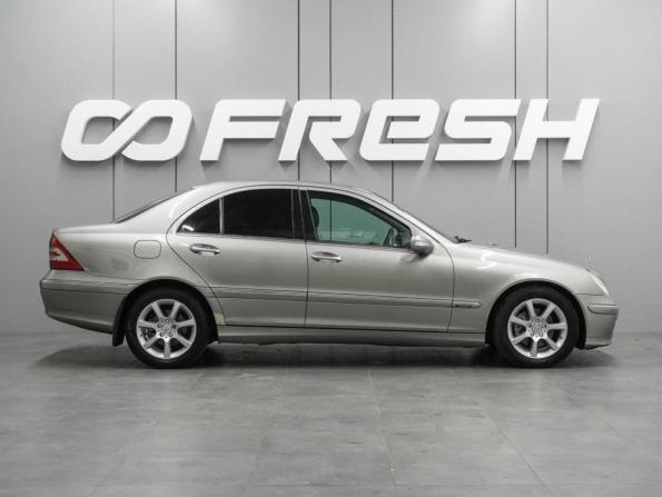 Mercedes-Benz C-Класс II (W203) Рестайлинг с пробегом 2006 года, цена 698 000 рублей, 292243 км, седан, Автокод Объявления