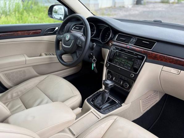 Skoda Superb II с пробегом 2011 года, цена 789 000 рублей, 283000 км, лифтбек, Автокод Объявления