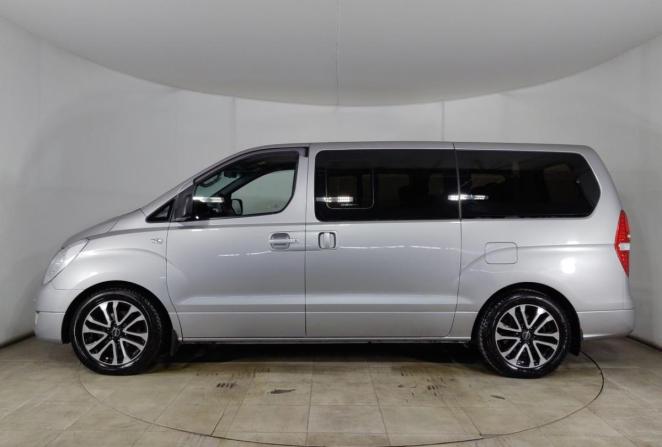 Hyundai H-1 II с пробегом 2015 года, цена 1 640 000 рублей, 352777 км, минивэн, Автокод Объявления