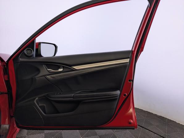Honda Civic X Рестайлинг с пробегом 2021 года, цена 2 100 000 рублей, 91700 км, седан, Автокод Объявления