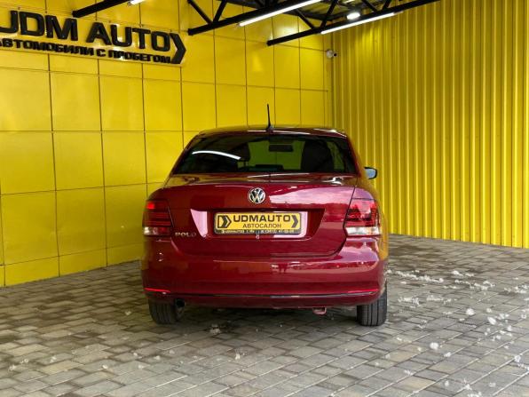 Volkswagen Polo V Рестайлинг с пробегом 2019 года, цена 1 349 000 рублей, 64993 км, седан, Автокод Объявления