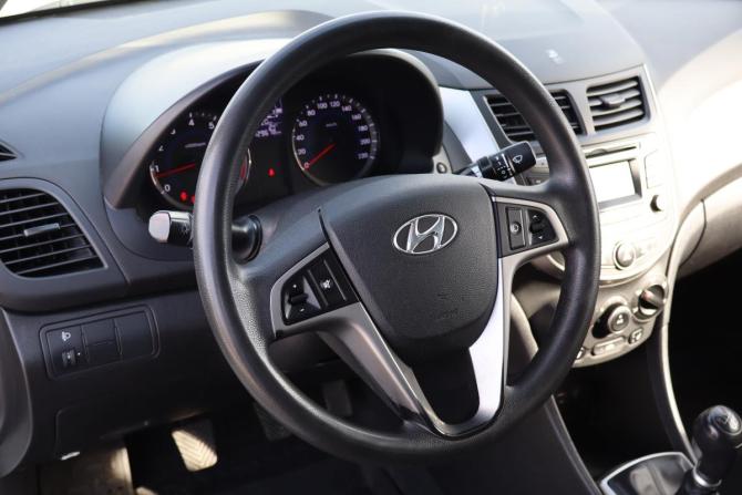 Hyundai Solaris I Рестайлинг с пробегом 2015 года, цена 699 000 рублей, 128000 км, седан, Автокод Объявления