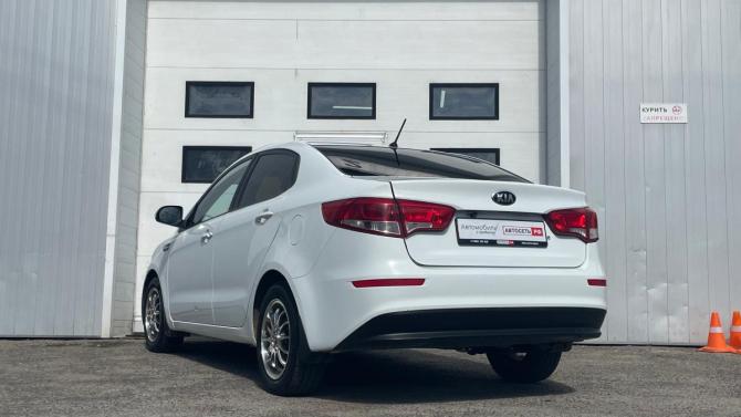 Kia Rio III Рестайлинг с пробегом 2016 года, цена 937 400 рублей, 172259 км, седан, Автокод Объявления
