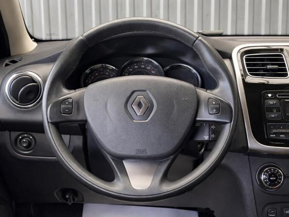 Renault Sandero II с пробегом 2016 года, цена 887 000 рублей, 116179 км, хэтчбек, Автокод Объявления
