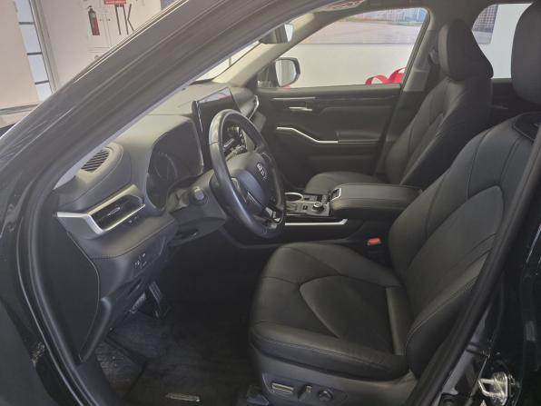 Toyota Highlander IV (XU70) с пробегом 2023 года, цена 5 130 000 рублей, 37647 км, внедорожник, Автокод Объявления