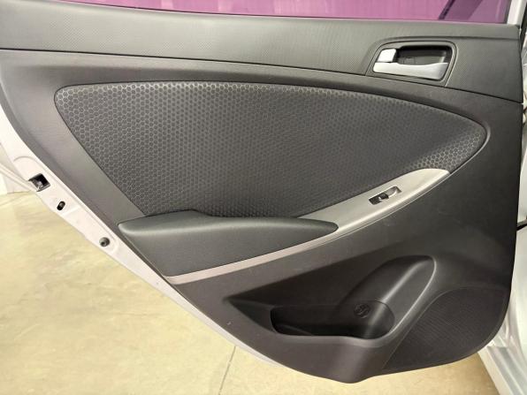Hyundai Solaris I Рестайлинг с пробегом 2014 года, цена 1 047 000 рублей, 107285 км, хэтчбек, Автокод Объявления