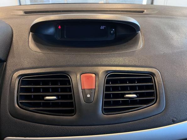 Renault Fluence I с пробегом 2011 года, цена 625 000 рублей, 267220 км, седан, Автокод Объявления