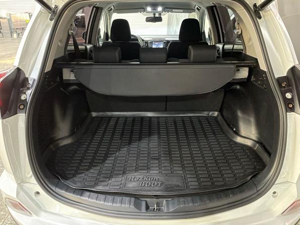 Toyota RAV4 IV (XA40) Рестайлинг с пробегом 2017 года, цена 2 240 000 рублей, 139600 км, внедорожник, Автокод Объявления