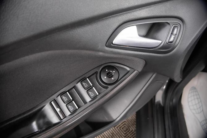 Ford Focus III Рестайлинг с пробегом 2017 года, цена 999 000 рублей, 156234 км, хэтчбек, Автокод Объявления