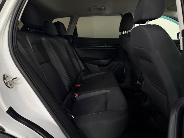 Skoda Karoq I с пробегом 2021 года, цена 1 600 000 рублей, 241335 км, внедорожник, Автокод Объявления
