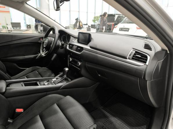 Mazda 6 III (GJ) Рестайлинг с пробегом 2018 года, цена 2 120 000 рублей, 95082 км, седан, Автокод Объявления