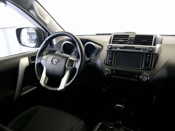 Toyota Land Cruiser Prado 150 Series Рестайлинг 1 с пробегом 2016 года, цена 2 990 000 рублей, 288397 км, внедорожник, Автокод Объявления