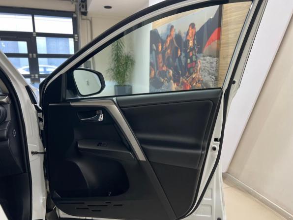 Toyota RAV4 IV (XA40) Рестайлинг с пробегом 2018 года, цена 2 250 000 рублей, 207202 км, внедорожник, Автокод Объявления