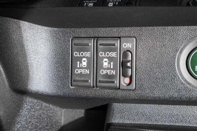 Honda Stepwgn V с пробегом 2015 года, цена 2 099 000 рублей, 94000 км, минивэн, Автокод Объявления