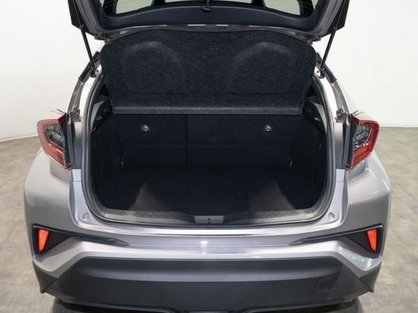 Toyota C-HR I Рестайлинг с пробегом 2019 года, цена 1 900 000 рублей, 49552 км, внедорожник, Автокод Объявления