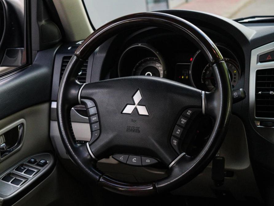 Mitsubishi Pajero IV Рестайлинг 2 Москва  - изображение 11