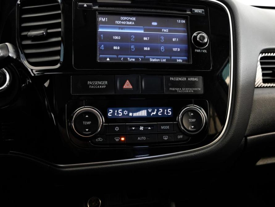 Mitsubishi Outlander III Рестайлинг Санкт-Петербург  - изображение 14