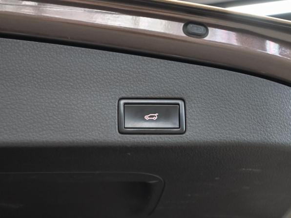 Volkswagen Touareg II с пробегом 2014 года, цена 2 400 000 рублей, 162091 км, внедорожник, Автокод Объявления
