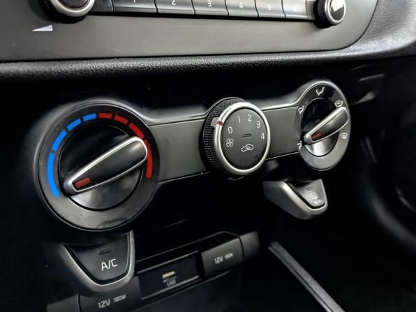 Kia Rio IV Рестайлинг с пробегом 2021 года, цена 1 665 000 рублей, 49961 км, седан, Автокод Объявления