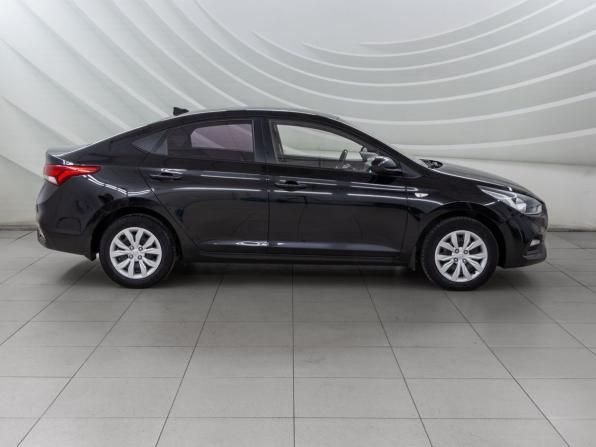 Hyundai Solaris II с пробегом 2018 года, цена 1 208 000 рублей, 136363 км, седан, Автокод Объявления