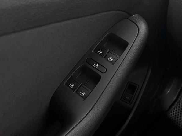 Volkswagen Jetta VI с пробегом 2013 года, цена 1 043 300 рублей, 162872 км, седан, Автокод Объявления