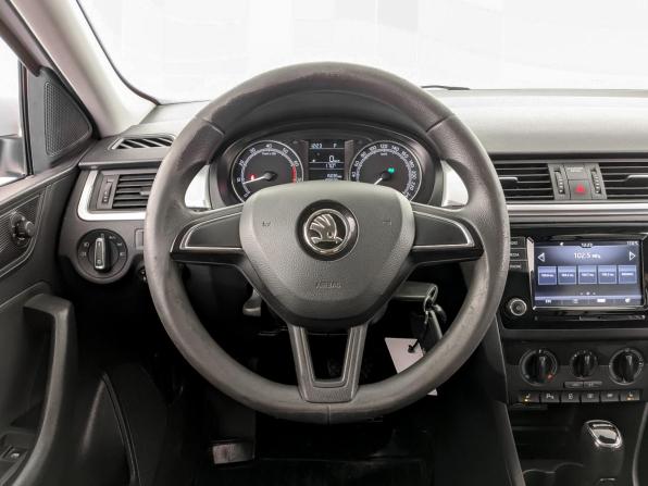 Skoda Rapid I Рестайлинг с пробегом 2019 года, цена 1 100 000 рублей, 199977 км, лифтбек, Автокод Объявления