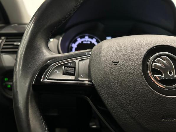 Skoda Octavia III (A7) Рестайлинг с пробегом 2020 года, цена 1 649 000 рублей, 123989 км, лифтбек, Автокод Объявления