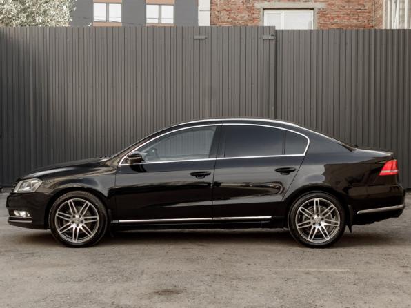 Volkswagen Passat B7 с пробегом 2011 года, цена 930 000 рублей, 341957 км, седан, Автокод Объявления