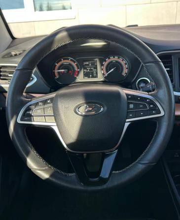 Lada (ВАЗ) Vesta I Рестайлинг (NG) с пробегом 2023 года, цена 1 325 000 рублей, 45350 км, седан, Автокод Объявления