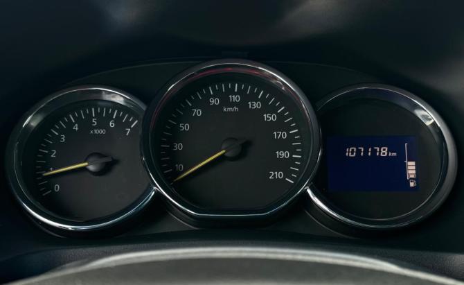 Renault Logan II с пробегом 2017 года, цена 748 000 рублей, 106000 км, седан, Автокод Объявления