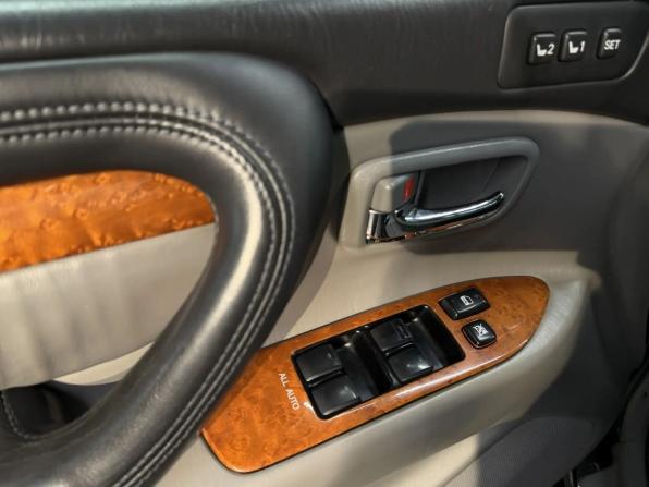 Lexus LX II Рестайлинг с пробегом 2004 года, цена 2 870 000 рублей, 311332 км, внедорожник, Автокод Объявления