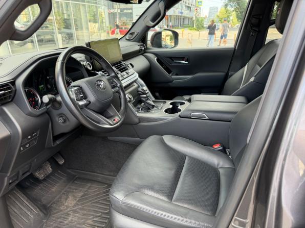Toyota Land Cruiser 300 Series с пробегом 2023 года, цена 10 800 000 рублей, 52661 км, внедорожник, Автокод Объявления