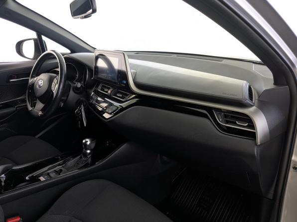 Toyota C-HR I с пробегом 2018 года, цена 2 000 000 рублей, 156834 км, внедорожник, Автокод Объявления