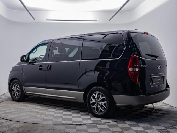 Hyundai H-1 II Рестайлинг 2 с пробегом 2018 года, цена 3 258 000 рублей, 87500 км, минивэн, Автокод Объявления