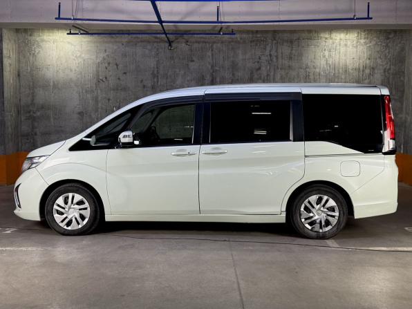 Honda Stepwgn V с пробегом 2016 года, цена 1 610 000 рублей, 187938 км, минивэн, Автокод Объявления
