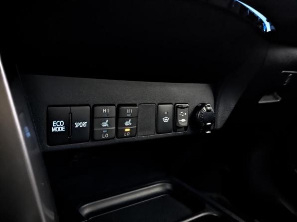 Toyota RAV4 IV (XA40) Рестайлинг с пробегом 2018 года, цена 2 377 500 рублей, 120339 км, внедорожник, Автокод Объявления