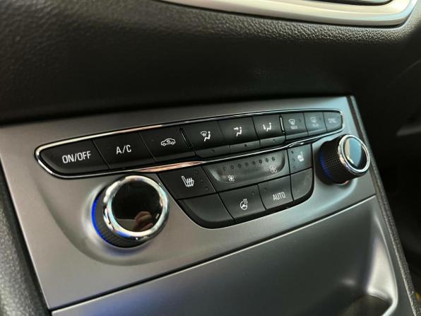 Opel Astra K с пробегом 2018 года, цена 1 347 650 рублей, 148940 км, универсал, Автокод Объявления