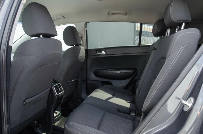 Kia Sportage IV Рестайлинг с пробегом 2018 года, цена 1 595 000 рублей, 220000 км, внедорожник, Автокод Объявления