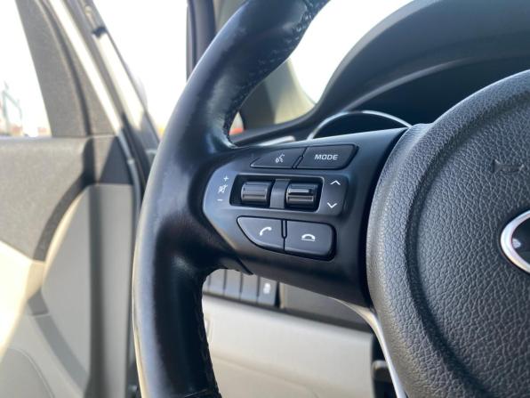 Kia Carnival III с пробегом 2019 года, цена 3 000 000 рублей, 97135 км, минивэн, Автокод Объявления