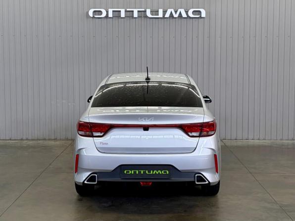 Kia Rio IV Рестайлинг с пробегом 2022 года, цена 1 697 000 рублей, 65000 км, седан, Автокод Объявления