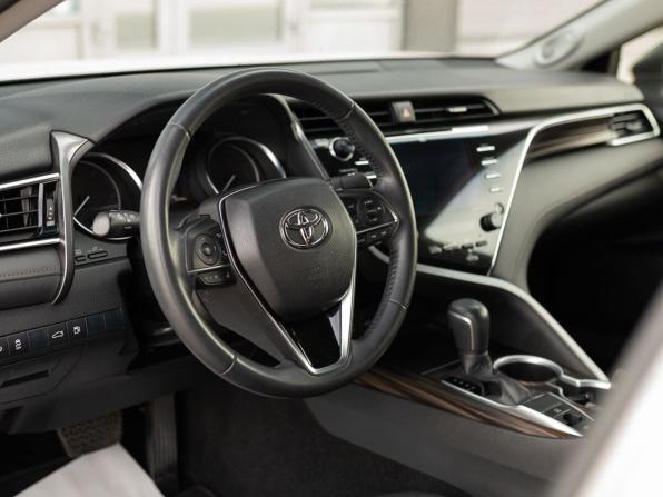Toyota Camry VIII (XV70) с пробегом 2018 года, цена 2 480 000 рублей, 111533 км, седан, Автокод Объявления
