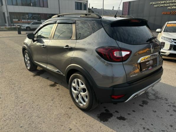 Renault Kaptur I с пробегом 2016 года, цена 1 300 000 рублей, 181107 км, внедорожник, Автокод Объявления