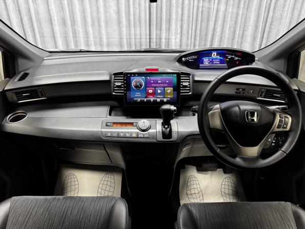 Honda Freed I Рестайлинг с пробегом 2012 года, цена 1 270 000 рублей, 207009 км, компактвэн, Автокод Объявления