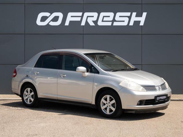 Nissan Tiida I