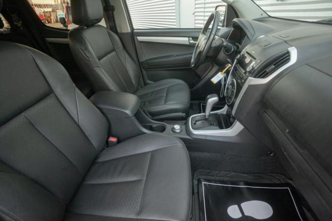 Isuzu D-Max II Рестайлинг с пробегом 2017 года, цена 3 098 000 рублей, 57000 км, offers.body_type.unknown, Автокод Объявления