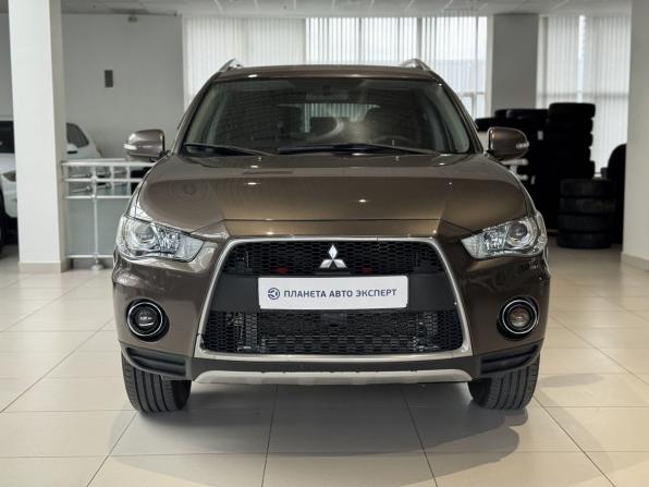 Mitsubishi Outlander II Рестайлинг с пробегом 2009 года, цена 940 000 рублей, 226254 км, внедорожник, Автокод Объявления