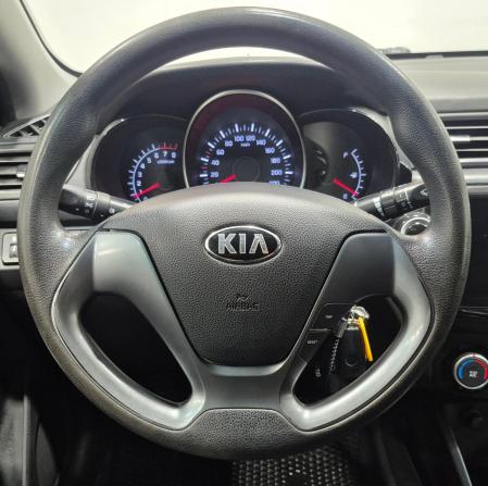 Kia Rio III Рестайлинг с пробегом 2015 года, цена 890 000 рублей, 189000 км, седан, Автокод Объявления